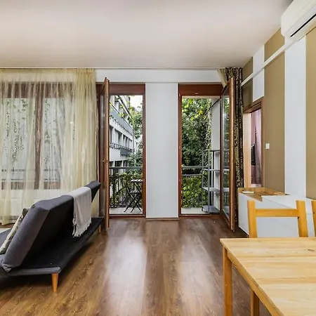 Venus - Szimpla Kert Iii *