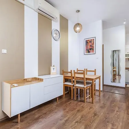 Venus - Szimpla Kert Iii *